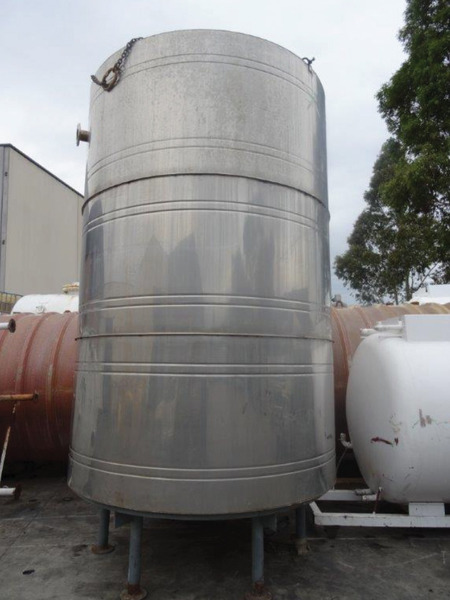 STAINLESS STEEL VERTICAL STORAGE TANK