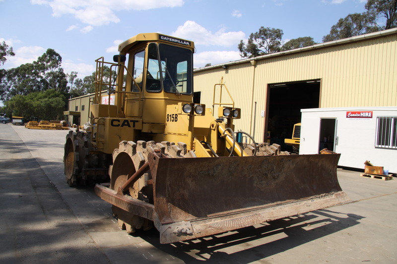 CATERPILLAR COMPACTOR 815B 04