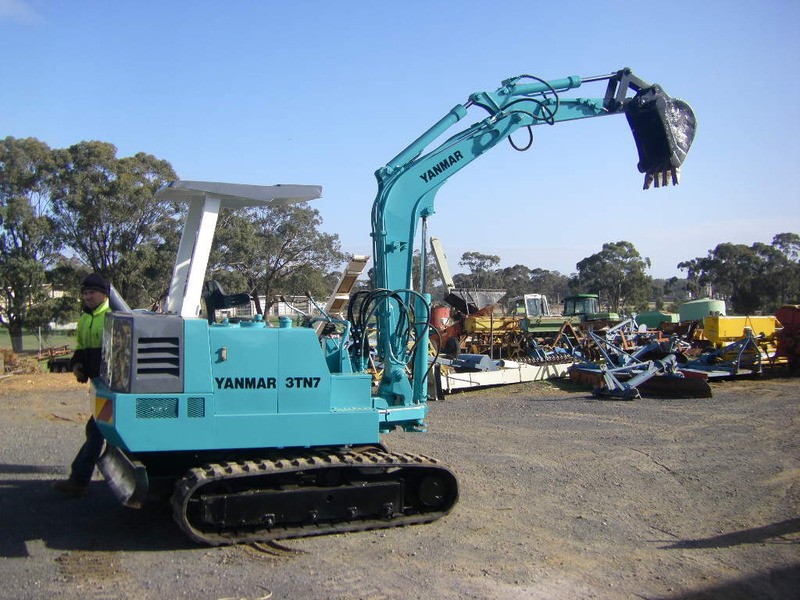 Yanmar 3TN7 Excavator