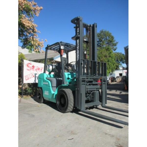2005 MITSUBISHI FGE30 FORKLIFT 1169