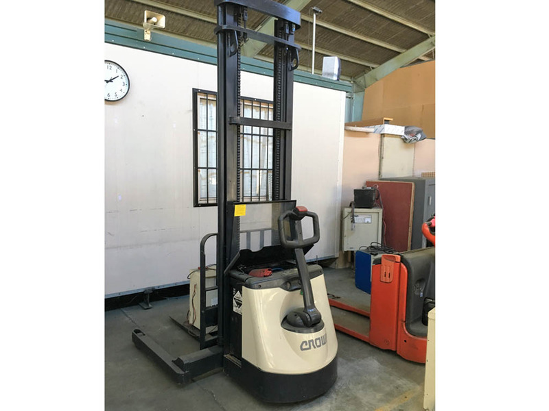 CROWN 40-20 Battery Electric Walk Behind Forklift