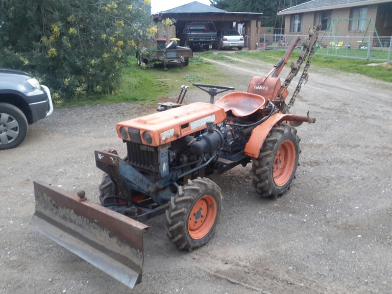KUBOTA TRACTOR DITCH WITCH #7311