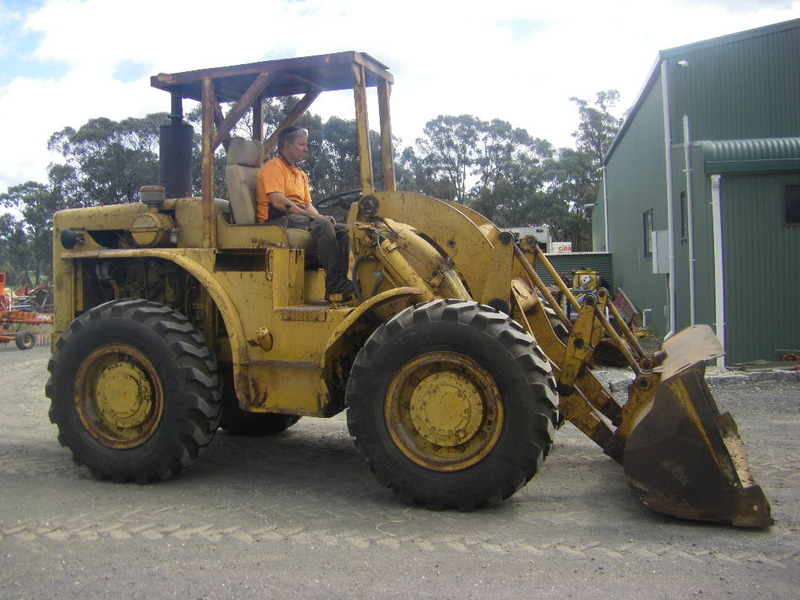 CAT 922B LOADER