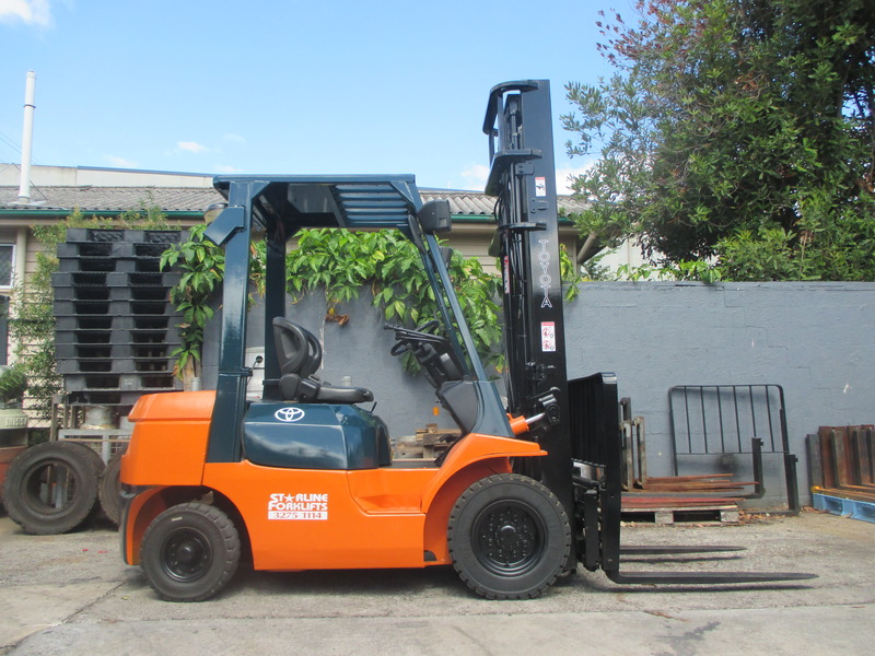 2004 2.5 TON 62-7FD25 #1237