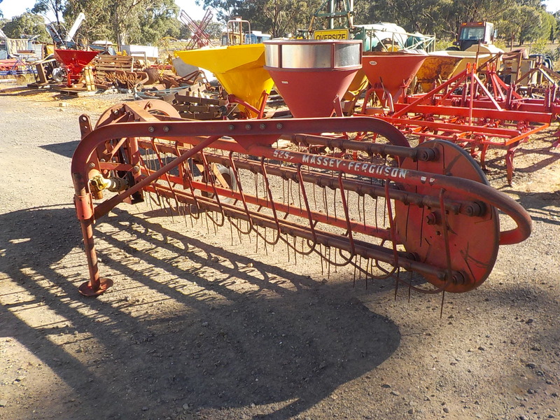 MASSEY FERGUSON HAY RAKE #0451