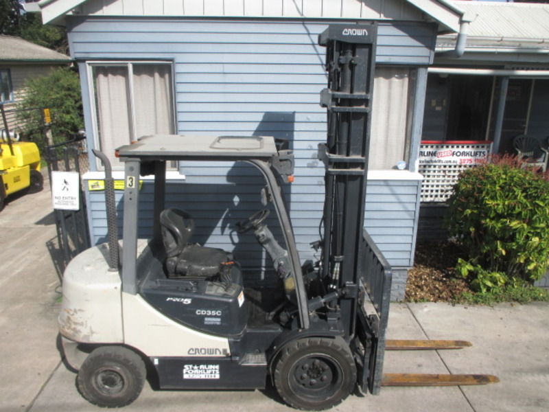 2011 CROWN CD35C-5 3.5 TON #1276