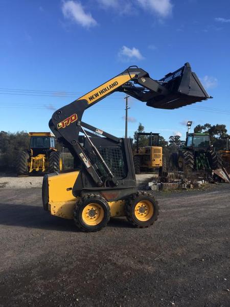 NEW HOLLAND SKID STEER LOADER #0535