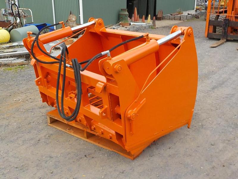 SILAGE GRAB FRONT END LOADER
