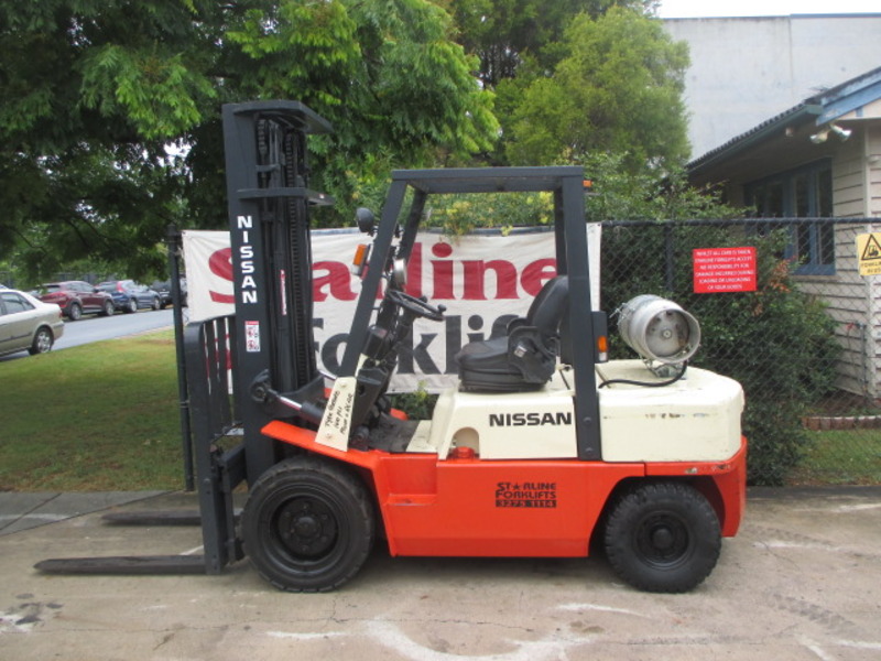  1995 NISSAN 3 TON UGJ02A30U 1348