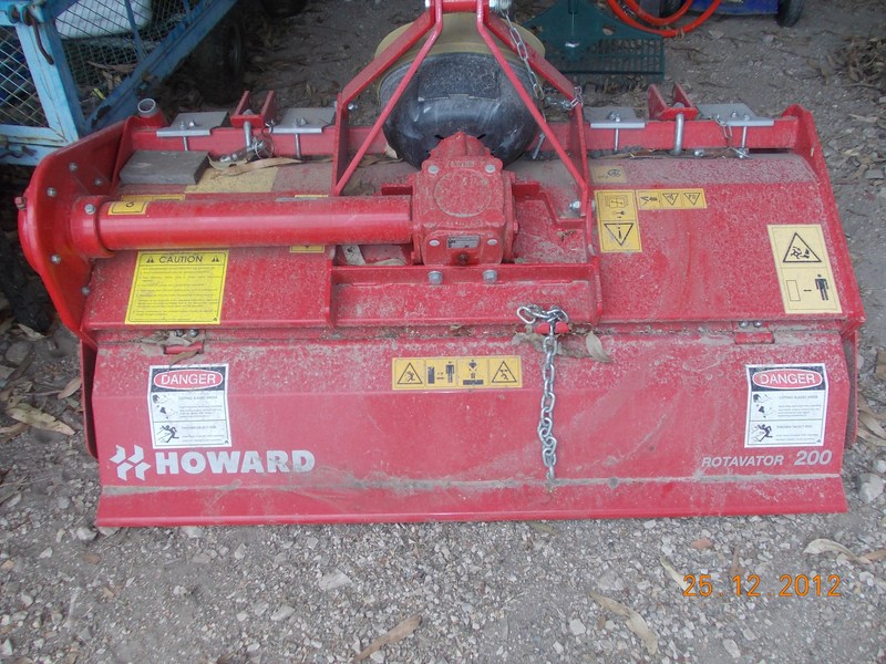2011 KUBOTA L3400D TRACTOR