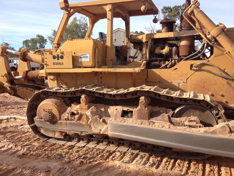 KOMATSU D355A DOZER