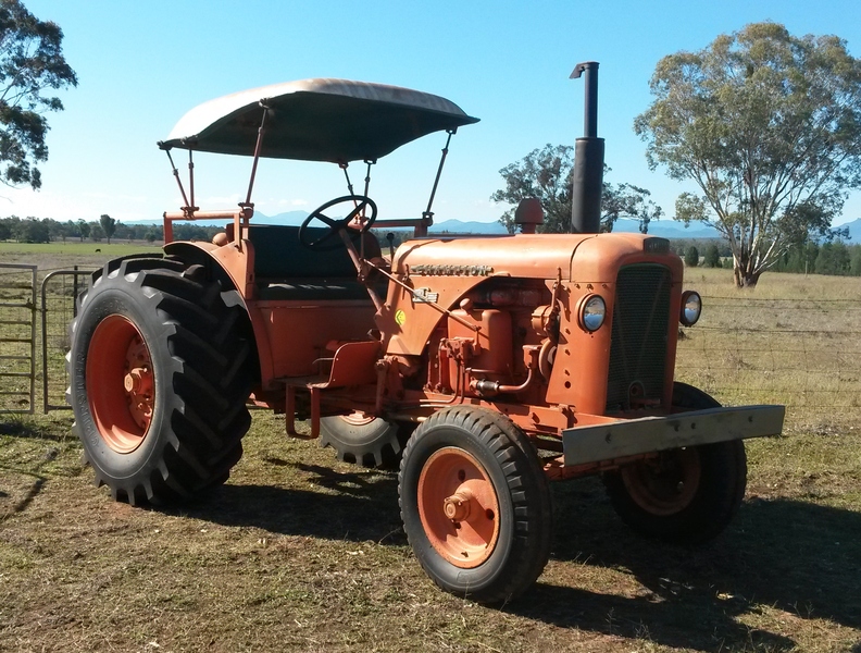 Chamberlain 9G Tractor