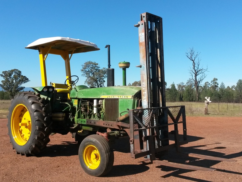 JOHN DEERE