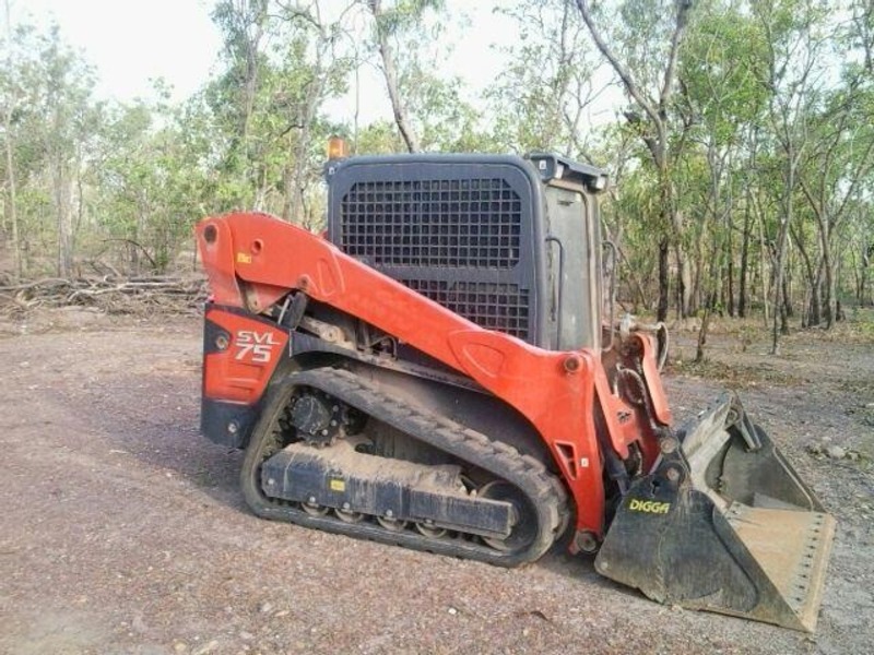 KUBOTA SKID STEER LOADER SVL75