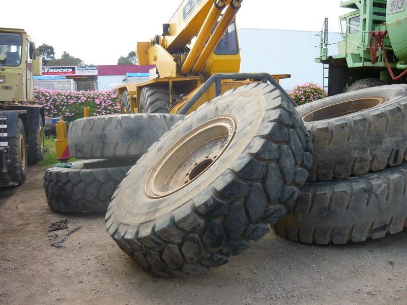 EARTH MOVER TYRES
