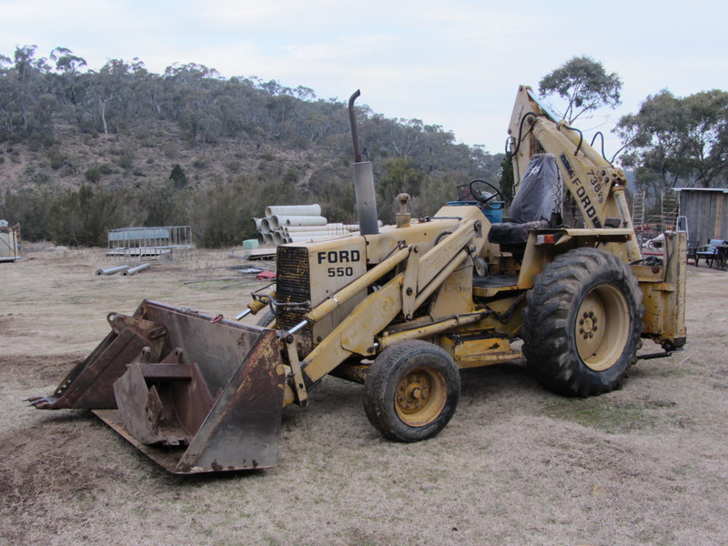 FORD 550 BACKHOE