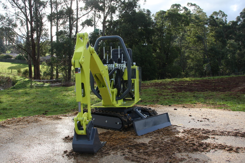 AUSTRALIAN MADE Compact Excavator E1500