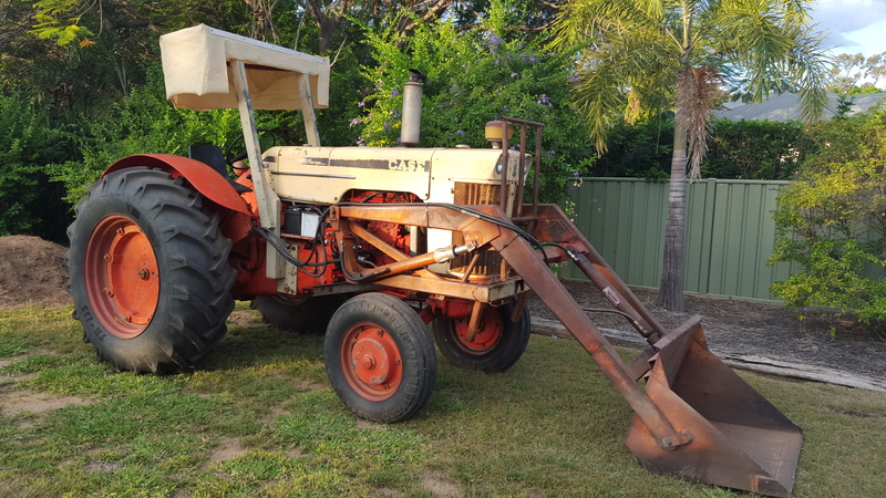 CASE 830 TRACTOR