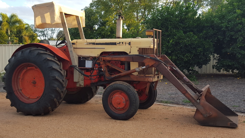 CASE 830 TRACTOR