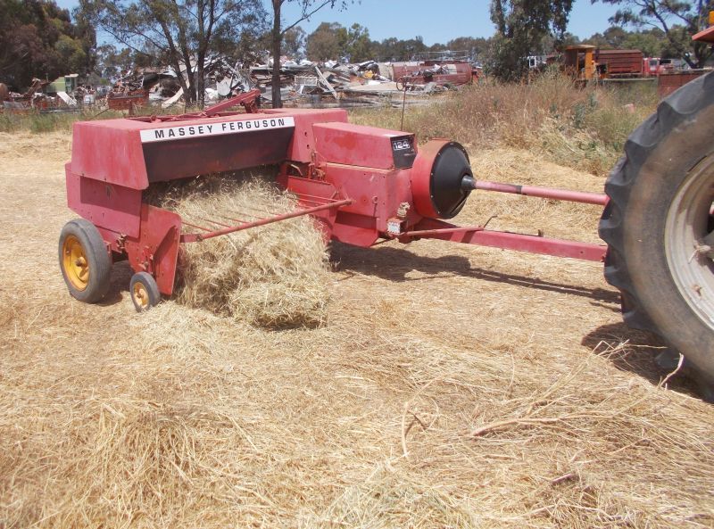 Massey Ferguson 124 Baler