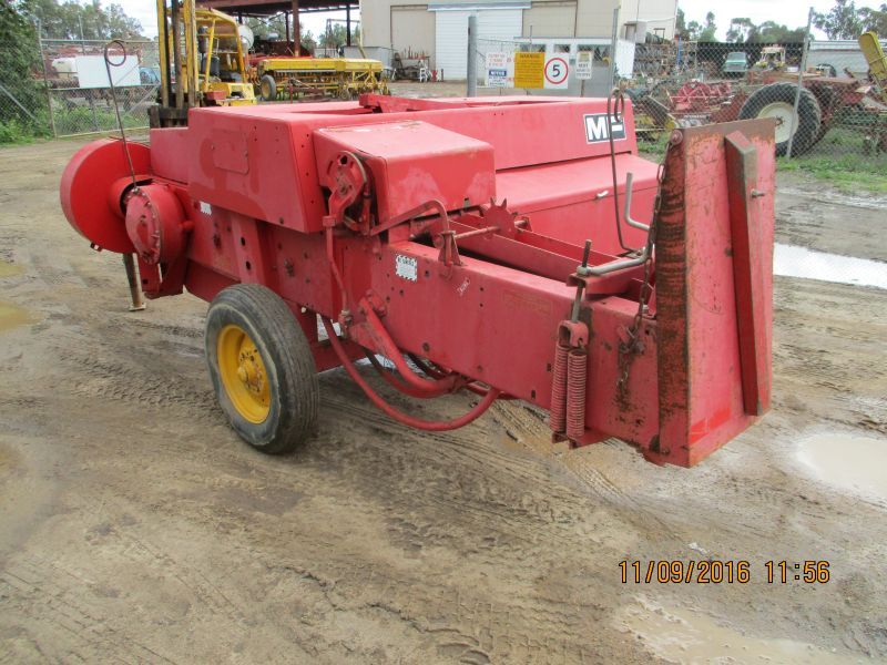 Massey Ferguson 124 Baler
