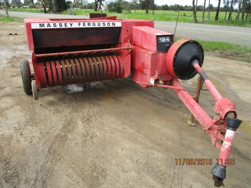Massey Ferguson 124 Baler