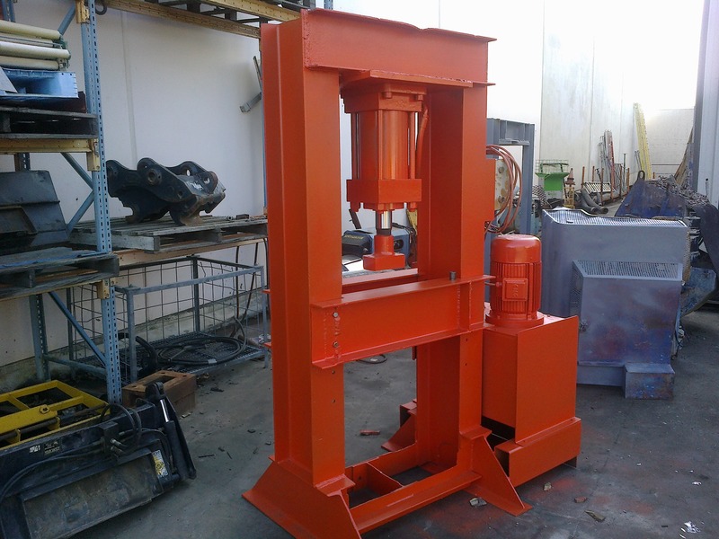 hydraulic workshop or stone splitting press and power pack