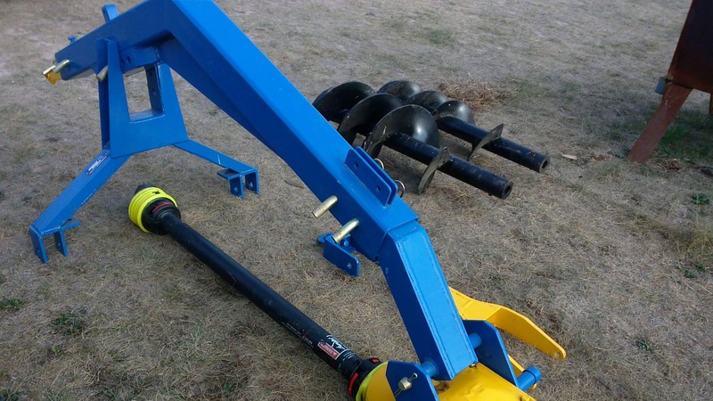 POST HOLE DIGGER PA82