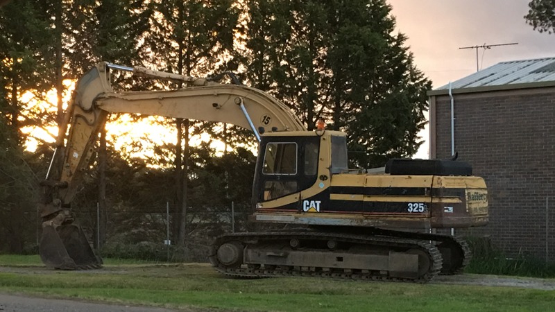 CATERPILLAR 25 TONNE EXCAVATOR