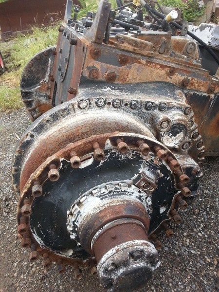 Ex-Army Komatsu D85-18 Transmission with Final Driver