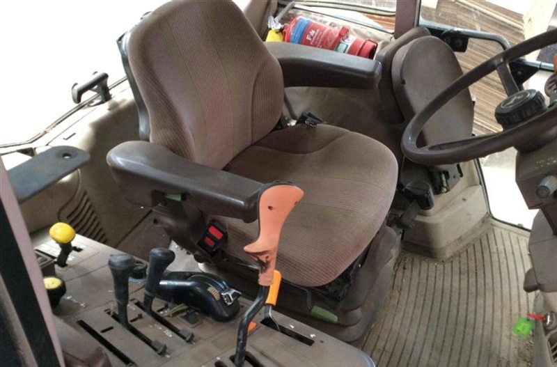 2004 JOHN DEERE 6420
