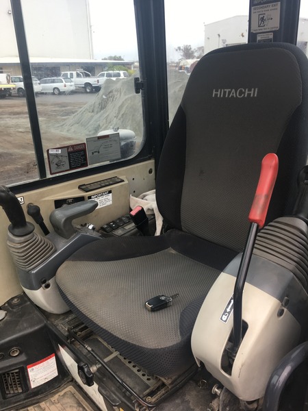 Hitachi 4 tonne excavator