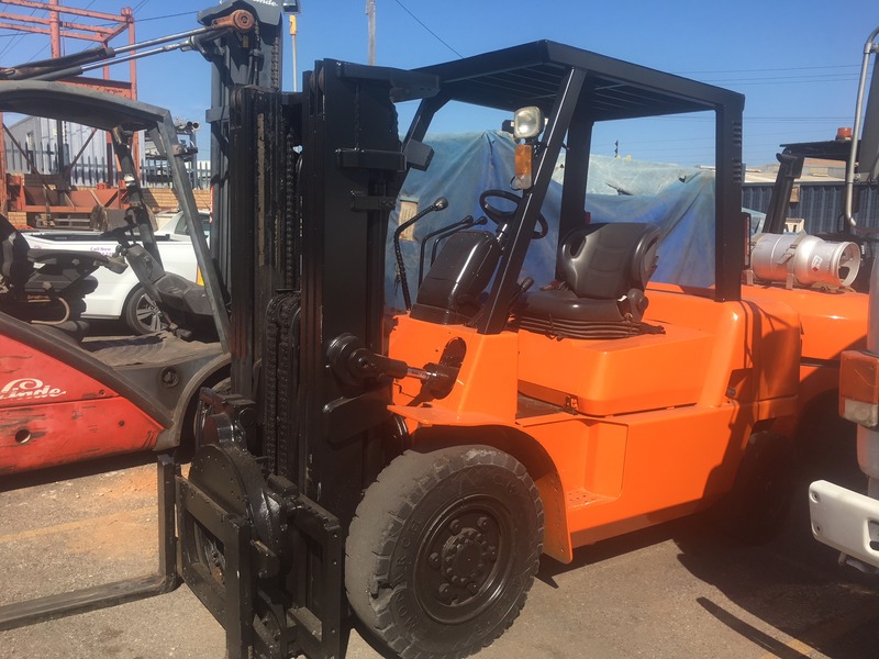 Nissan 4 tonne forklift