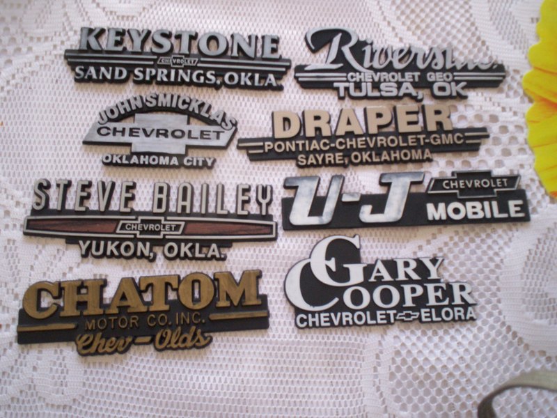 CHEVROLET (8) dealer trunk Emblems