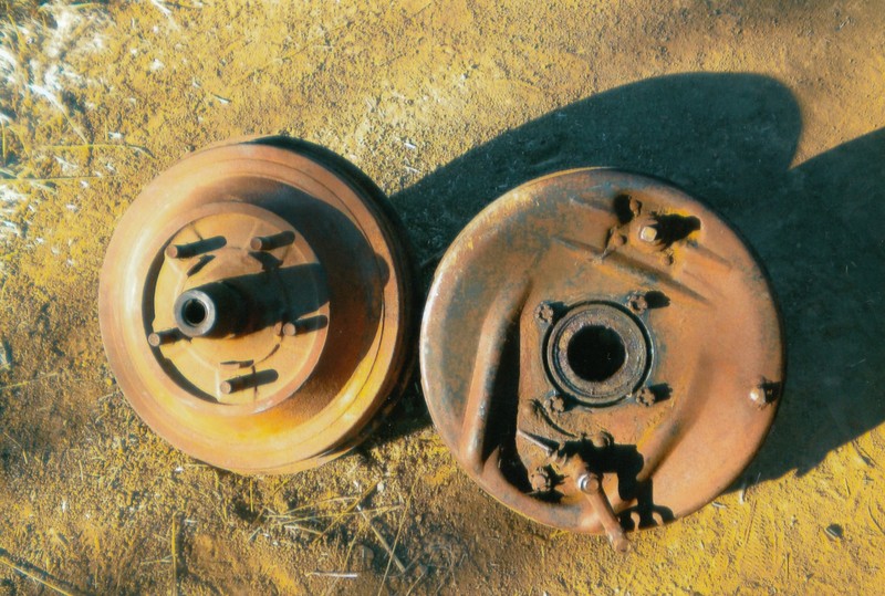 FRONT 1935 REAR BRAKES AND HUBS