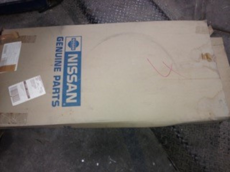NISSAN PATROL GQ FRONT DOOR GLASS