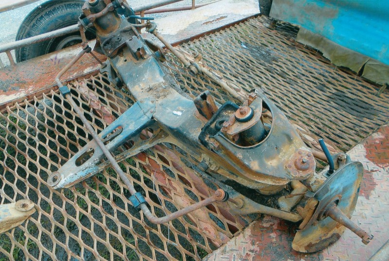HOLDEN HK 1968 DISC BRAKE FRONT END,