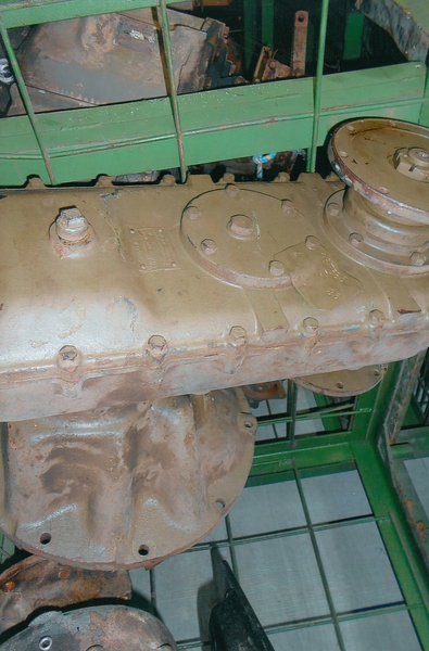INTER 6X6 EX ARMY REAR DIFF ASS