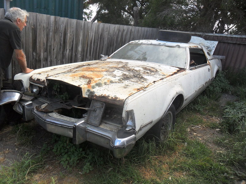 WRECKING: LINCOLN CONTINENTAL 1975 MK5