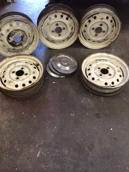 TRIUMPH TR4A IRS WHEELS & HUBS