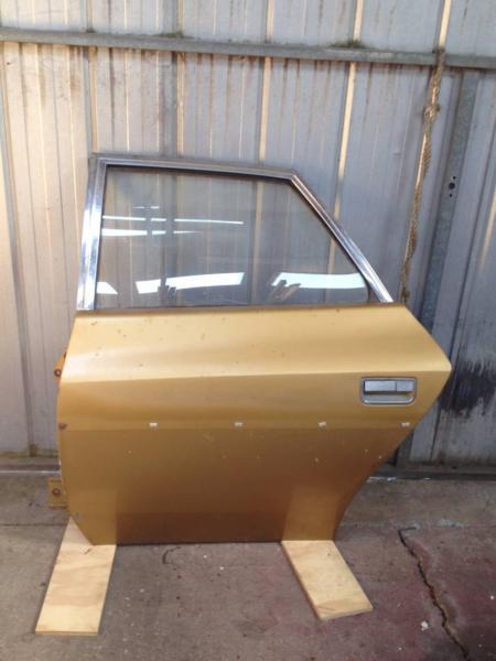 CHRYSLER VALIANT VJ+ DOOR: LEFT-HAND REAR