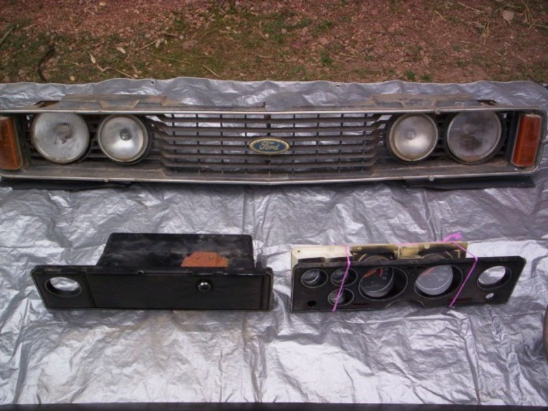 FORD XC GS GRILL