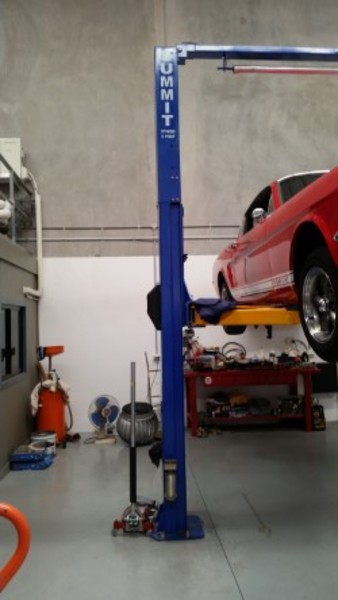 SUMMIT MOTOR VEHICLE HYDRAULIC HOIST