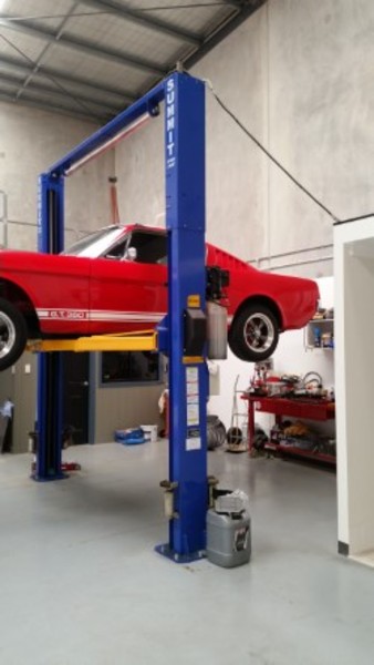 SUMMIT MOTOR VEHICLE HYDRAULIC HOIST