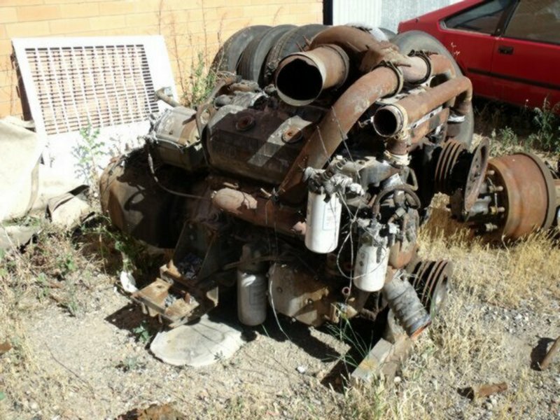 DETROIT 692 ENGINE 204
