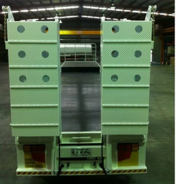 2014 Ultimate Trailers Extendable Drop Deck Trailer &Ramps