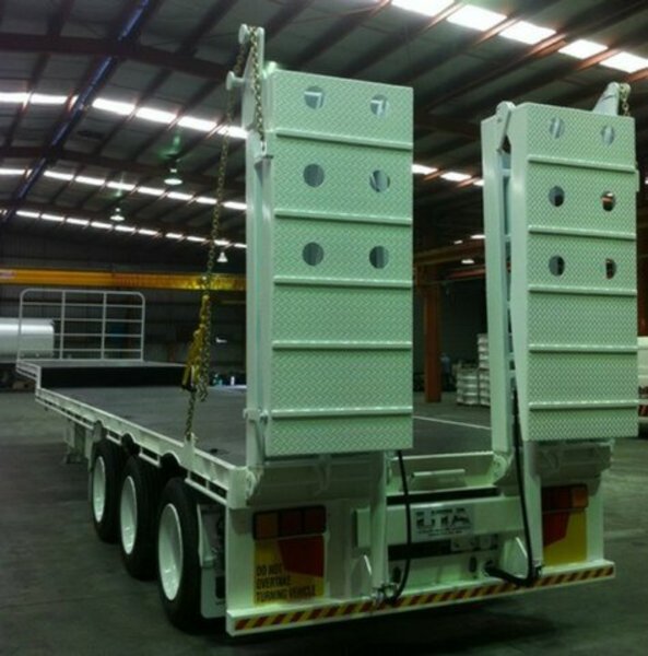 2014 Ultimate Trailers Extendable Drop Deck Trailer &Ramps