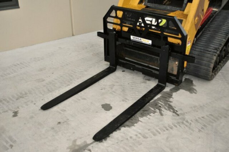 VERSATACH PALLET FORKS
