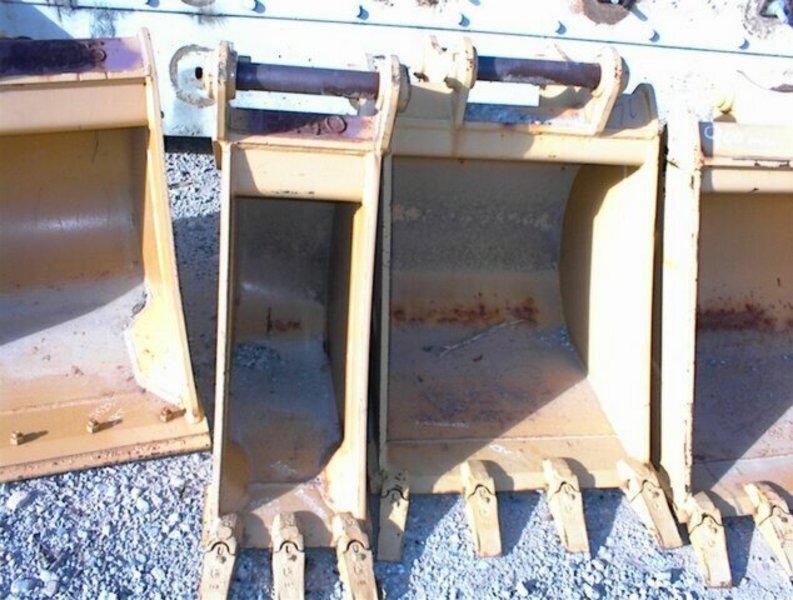 2013 TITAN set of excavator buckets