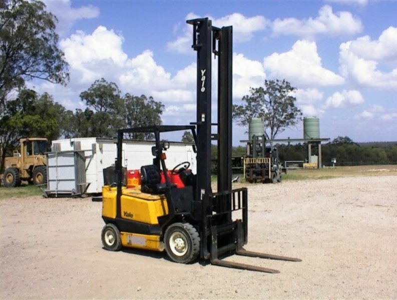YALE 2.5 tonne diesel forklift